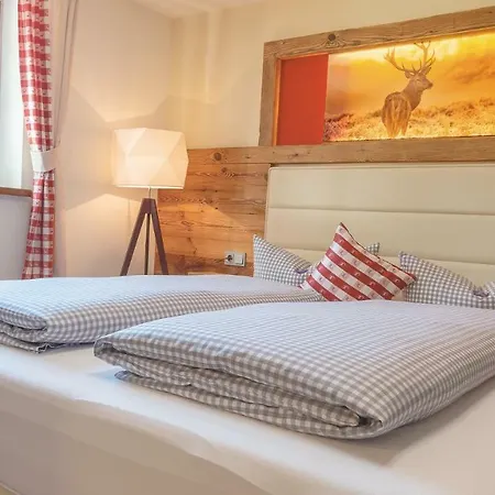Boutique Beim Lipp - Restaurant & 3* Roßhaupten